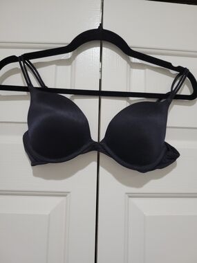 Victoria's Secret Very Sexy Collection Black Double-Strap Push-up Bra
